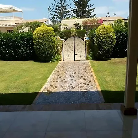Villa Oasis: North Coast Family Retreat with Rooftop and Private Gardens Dawwar Aba Mahrus Exterior photo