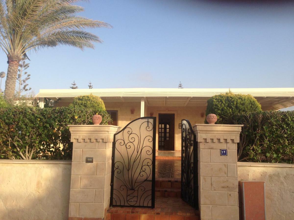 Villa Oasis: North Coast Family Retreat With Rooftop And Private Gardens *