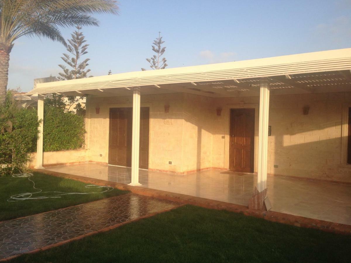 Oasis: North Coast Family Retreat With Rooftop And Private Gardens